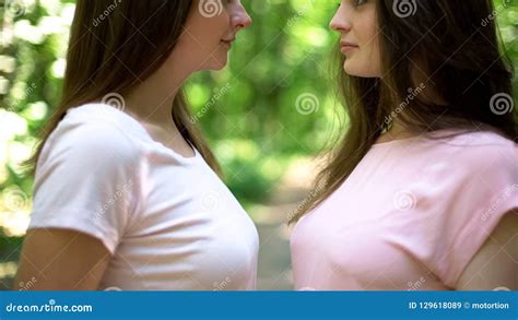 amatuer lesbians having sex